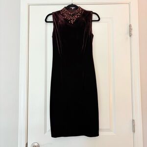 Vintage Donna Morgan Women’s Chocolate Velvet Embellished Neckline Midi Dress